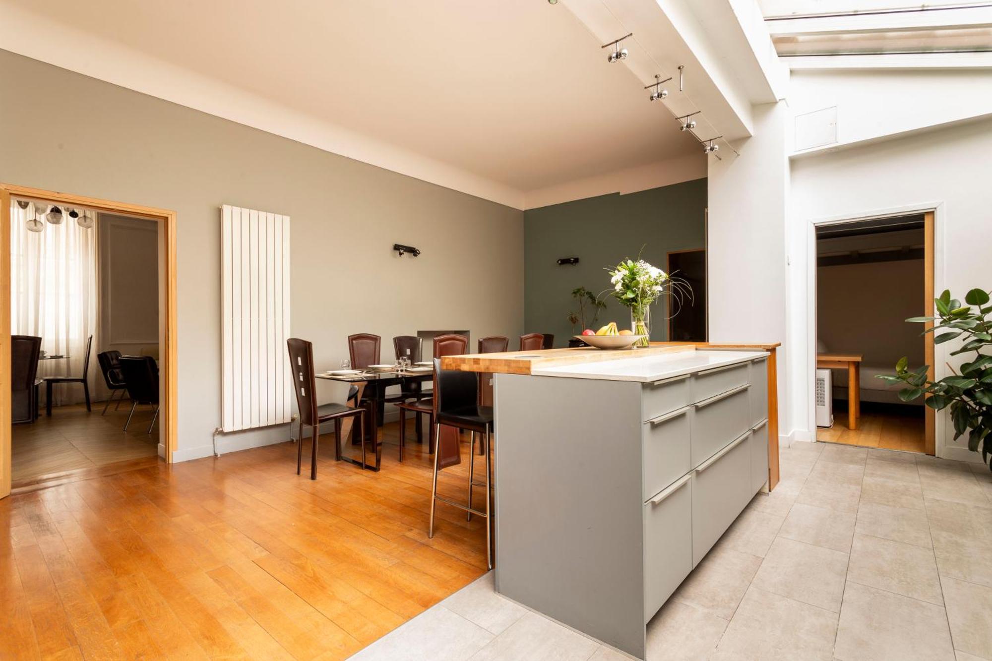 Apartment Arc De Triomphe - In - Ac & Parking Paris